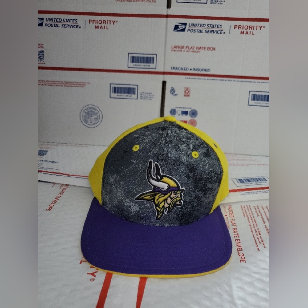 NFL Team Apparel Yellow Minnesota Vikings Snapback Cap